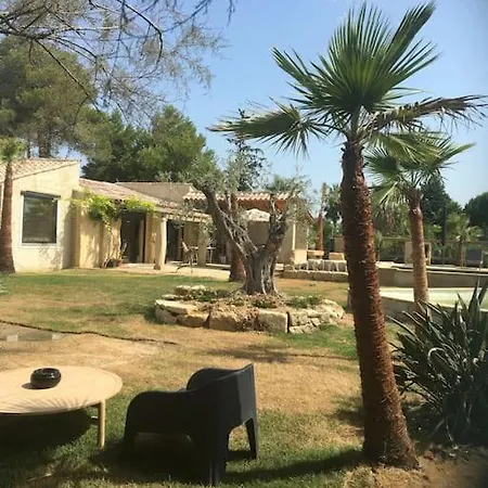 Casa de Férias Mazet Des 2 Coeurs Aigues-Mortes